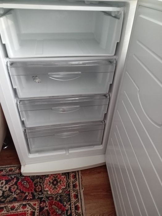 Продам холодильник