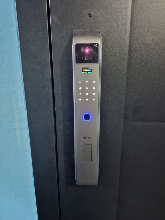 Умный биометрический замок