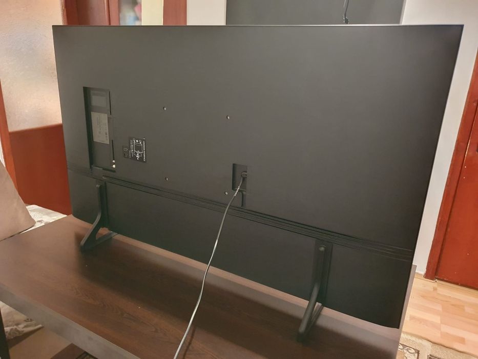 Телевизор - Samsung 50 ИНЧА - QLED - SMART TV - UHD - HDR !