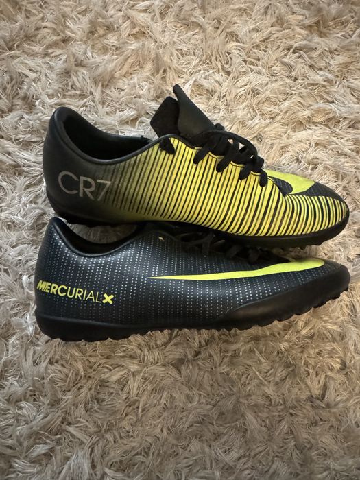 Adidasi fotbal NIKE nr 35 OFERTA!!