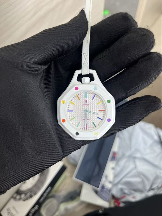 Часы Swatch Royal Pop