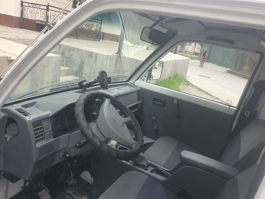 Лабо рефрижатор сотилади