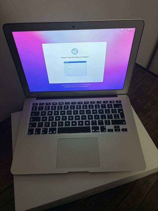 MacBook Air 13” 2013 • 8GB RAM • 128GB SSD • Stare foarte bună
