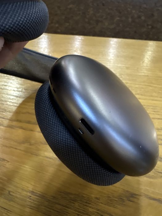 Air pods 1 max grey