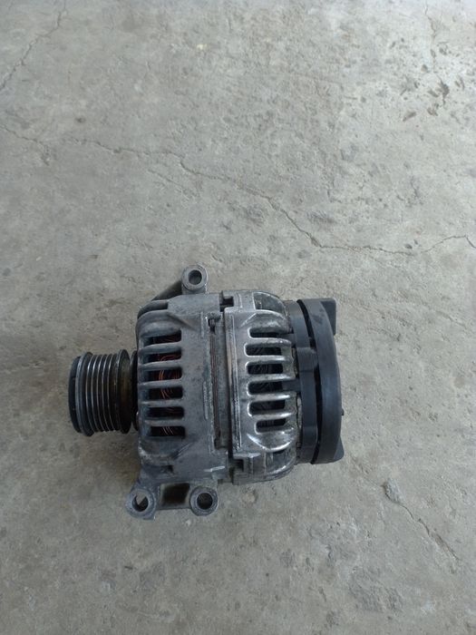 Vînd alternator renault sau logan
