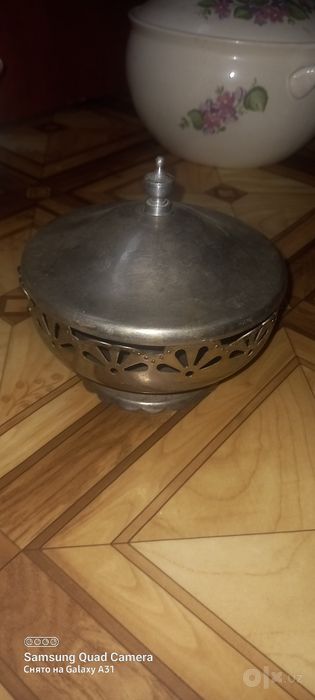 Продаю посуду ,молочница, вилки ,печенница