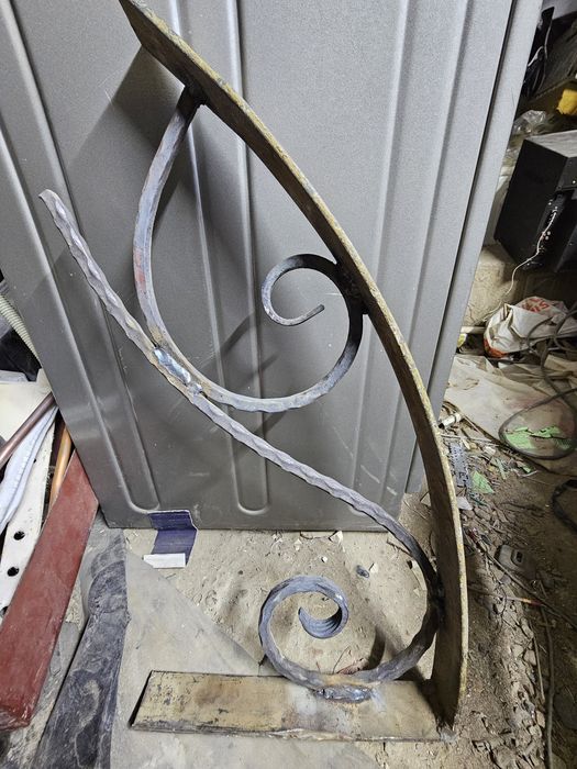 Срочно продам кронштейн для козерок для лексан
О