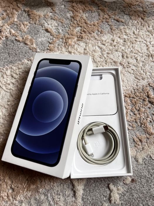 iPhone 12 черный, 64 гб.