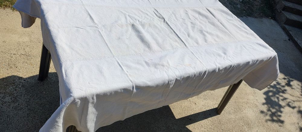 Față de masă veche țărănească țesută in razboi