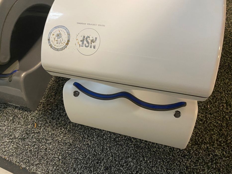 Uscator de maini Dyson Airblade Argintiu si alb