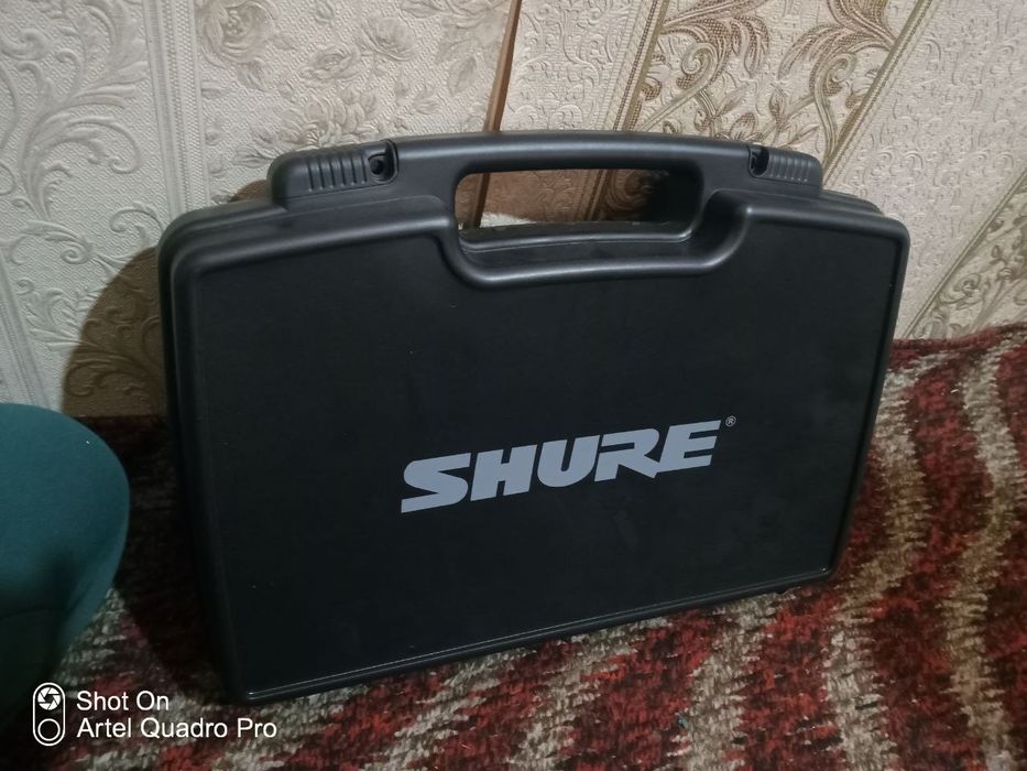 Microphone shure yangi rassiyadan olib kelganman hali ishlamagan.