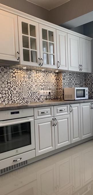 Дава се под наем Тристаен апартамент в София, Център - 100 кв.м за 1000 € - Снимка #2