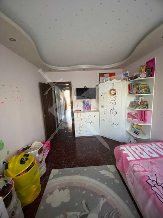 Дава се под наем Тристаен апартамент в Пловдив, Кючук Париж - 87 кв.м за 155000 € - Снимка #2