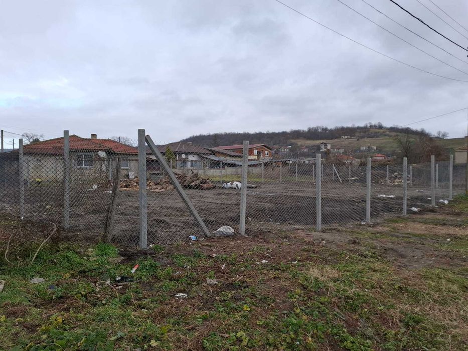 Продава се Парцел в с. Батово, Област Добрич - 700 кв.м за 18 €/кв.м - Снимка #1