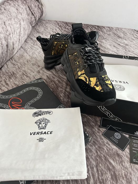 Versace -Trainer Chain Reaction
