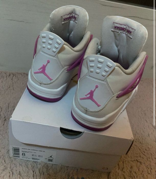 Air Jordan 4 Hyper Violet