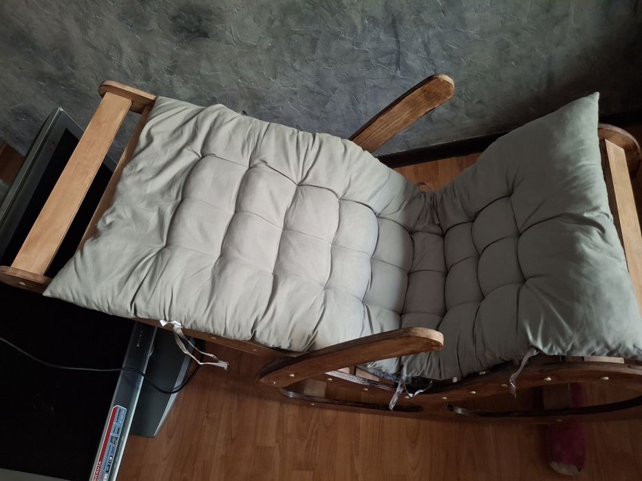 Продам кресло качалку
