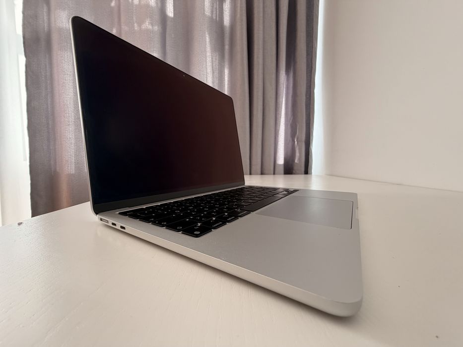 Macbook 13,6’’ M3 2024