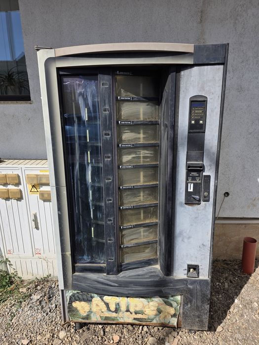 Automat , sucuri, ciocolata ,snacks