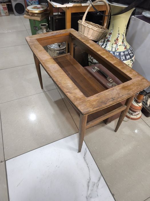 Венгерский журнальный столик