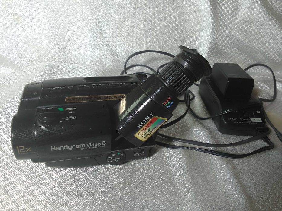 Видео камеры SONY  с зарядным устройством
