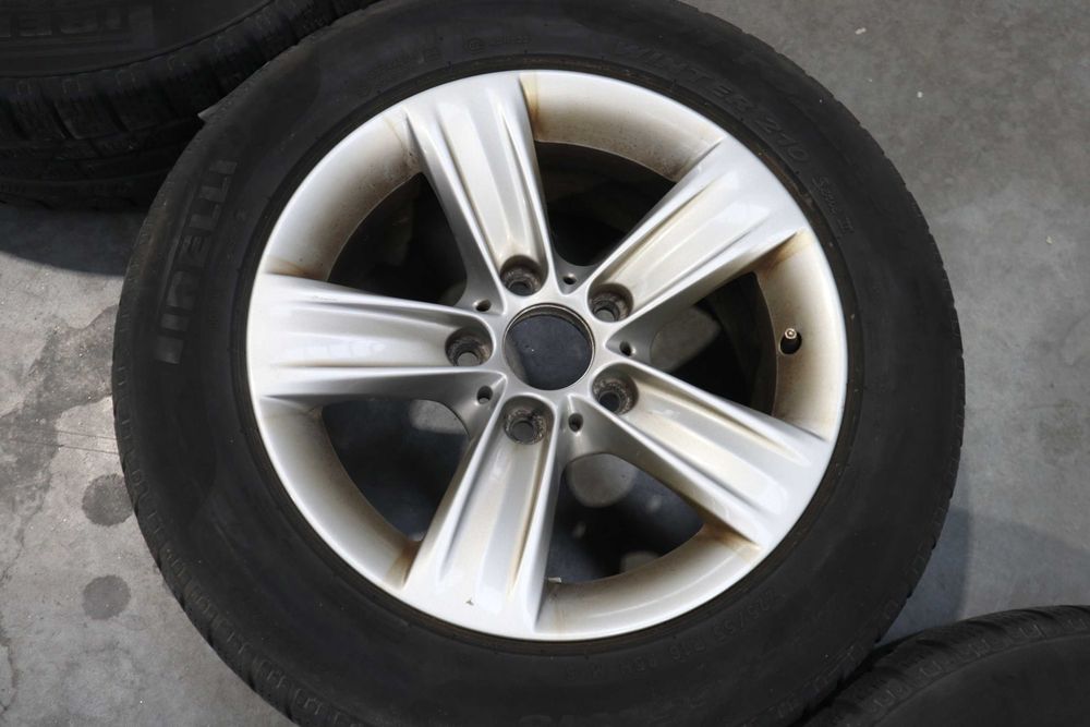 Джанти с гуми БМВ 16 цола style 391 F30 F31 F32 F36 с гуми Пирели