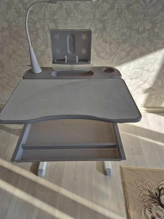 Сабақ оқуға арналған үстел