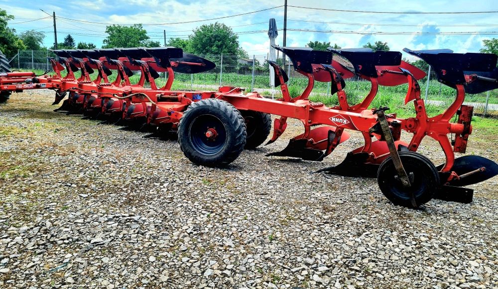 Plug reversibil cu 9 trupite KUHN VARI MANAGER 8+1 brazde vario