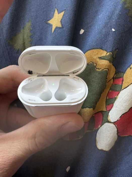 Оригинална Apple AirPods кутия A1602, работеща, без слушалки