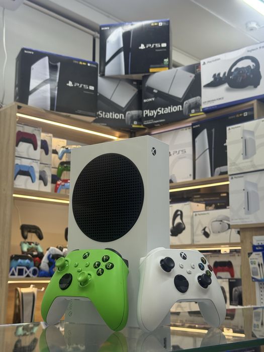 Xbox series S 512 гб 2дж