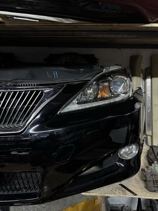 Lexus is 250 // 300 // 350 передний бампер, дверь