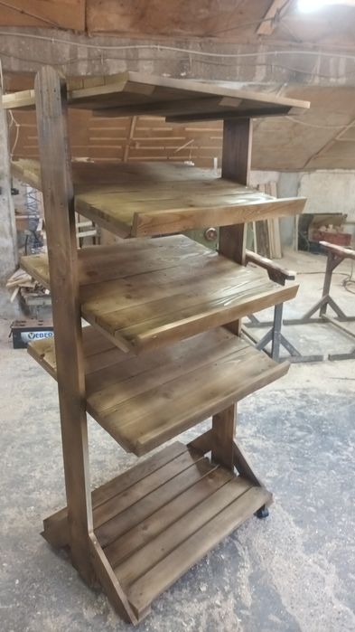 Стелаж за  пица  от масивна дървесина