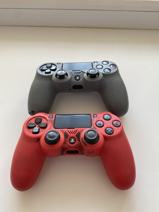 Sony PlayStation 4 Slim 1TB + 2 джойстика + 4 диска
