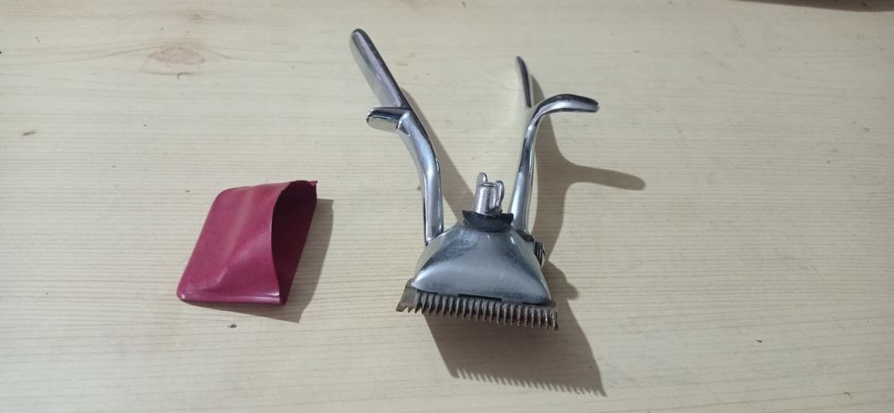 Продавам ръчна машинка за подстригване