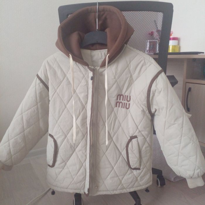 Куртка на весну для девочек.4000тг