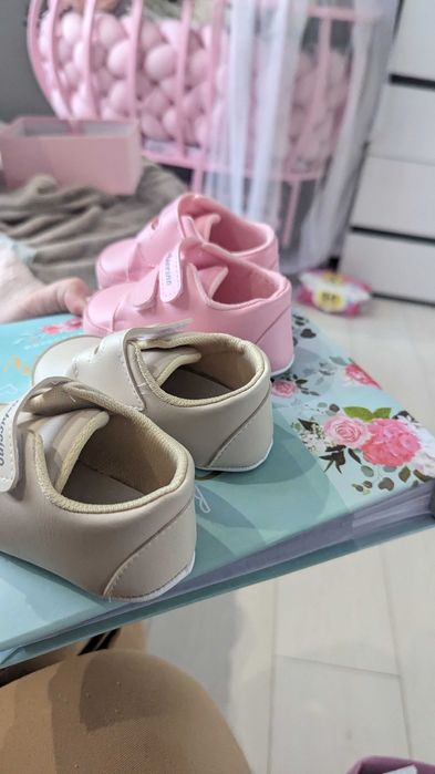 Бебешки обувки 19 и 16 номер Чисто Нови