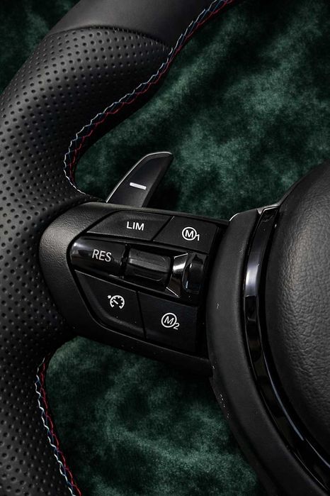 Volan BMW M Sport Padele cu Airbag – Compatibil F10/E90/E70/F07/F01