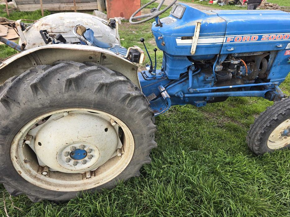 Tractor Ford 2000 si cositoare Lisicki