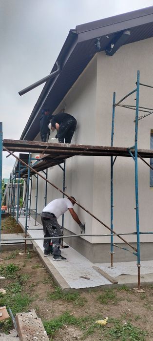 Faianțar / zugrav finisor/ rigipsar Echipa de meseriași/ Renovări apartamente,imobile Lucrări de Calitate cu preturi oneste !!