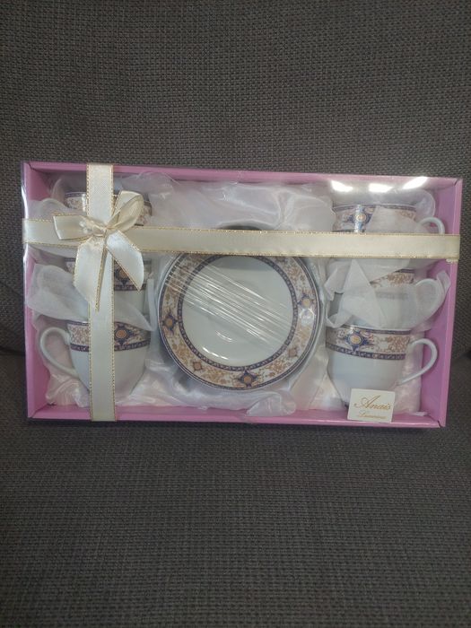 Set 6 cești+ 6 farfurii noi in cutie