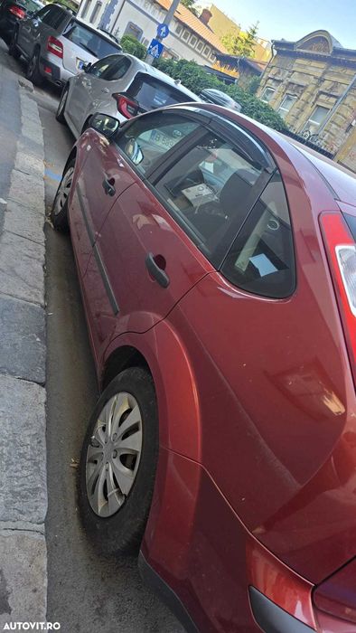 Vand ford focus 1.8 benzina