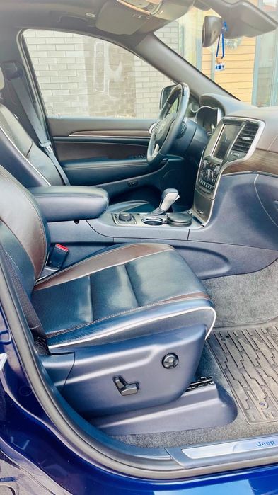 Vand Jeep Grand Cherokee SI *3.0 TD AT Overland 2018*, motor defect.