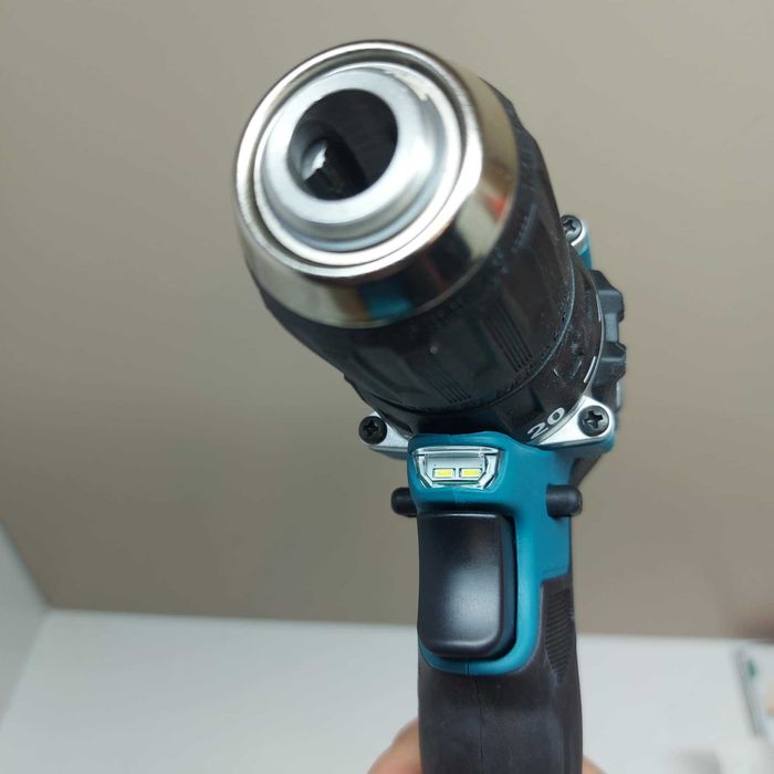 Нов безчетков винтоверт Makita DDF487Z
