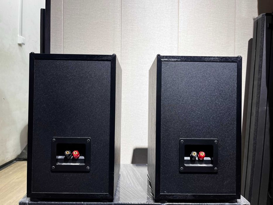 Полочные колонки KEF K120 (K-Series), сделанные в Англии.
