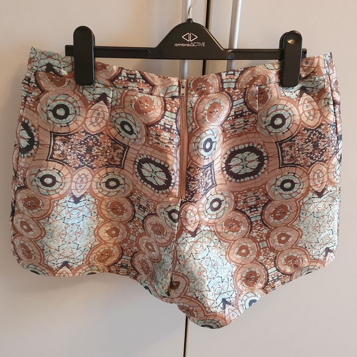 Pantaloni scurti H&M mas 40