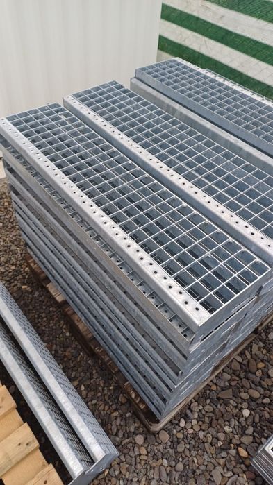 Trepte zincate galvanizate