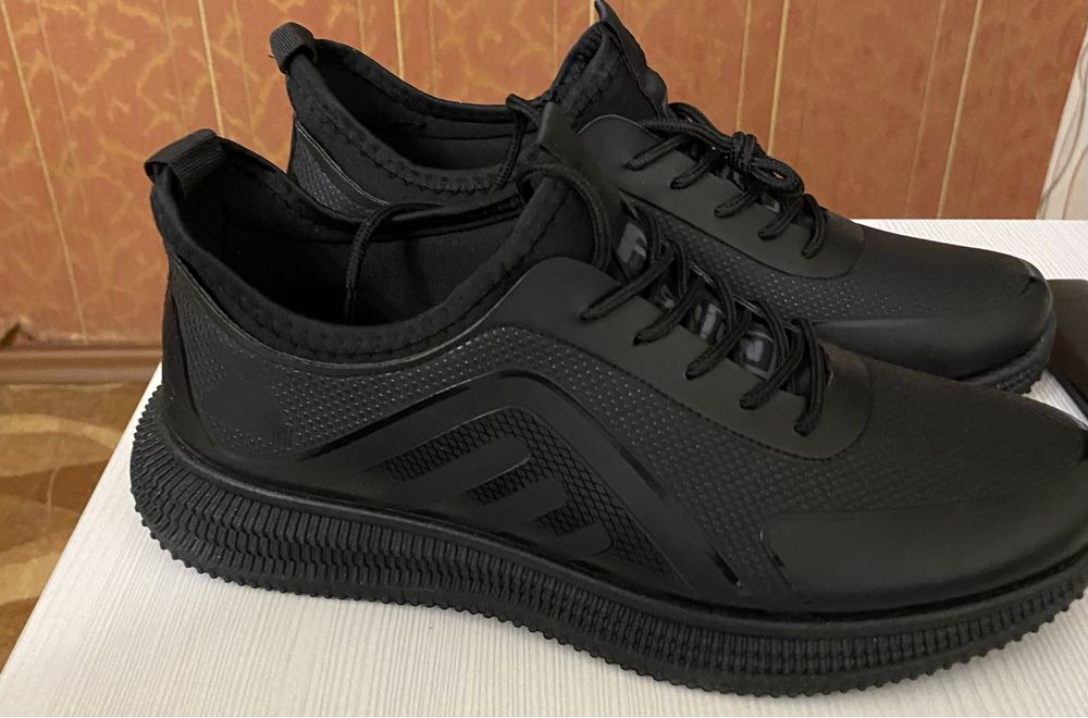 Унисекс кроссы новые