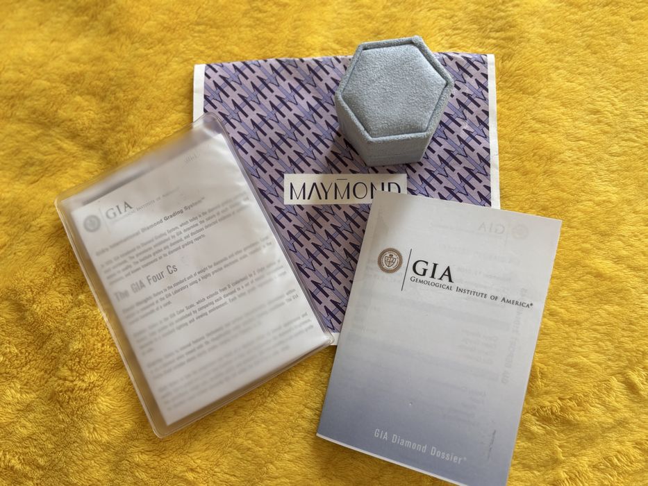 Златен пръстен с ДИАМАНТ