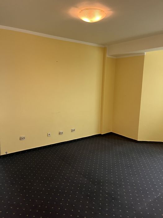De închiriat clădire-zona centrală, 495 mp