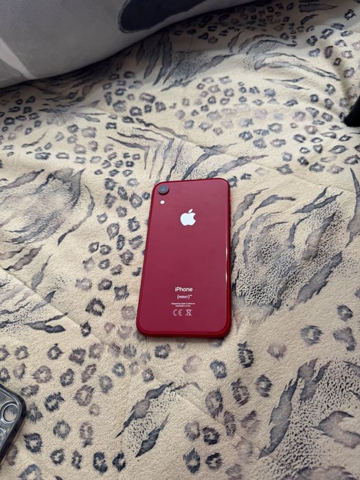 Продам IPhone XR в отличном состоянии